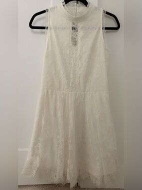 Ivory Lace Sleeveless Dress